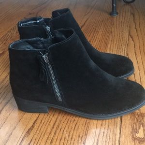 Waterproof Blonde black suede boots